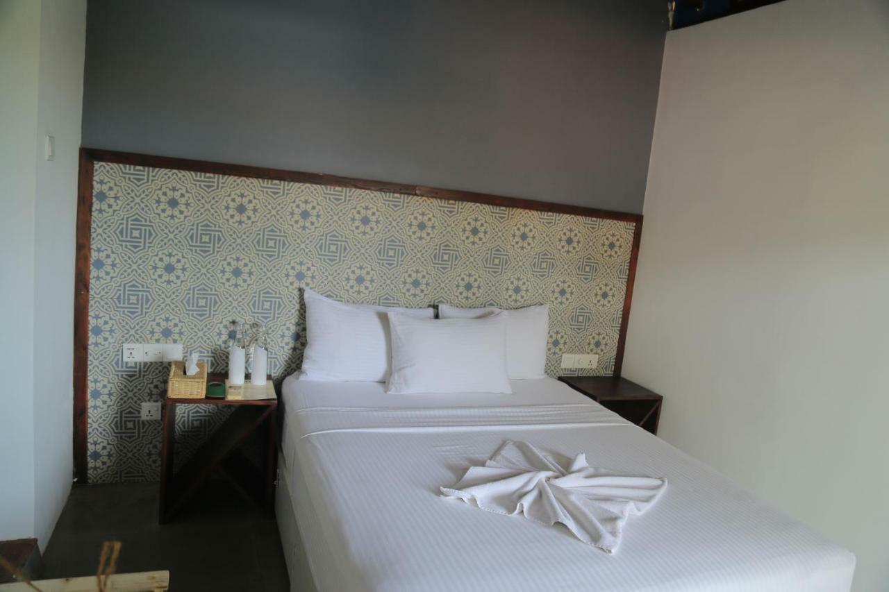 Hotel Toddy By Hoppa à Unawatuna Extérieur photo
